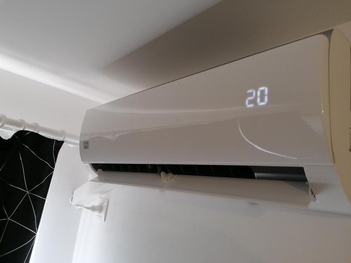 Ama Apartament Cu Terasa 50 Mp & Parcare Brasov Exterior photo