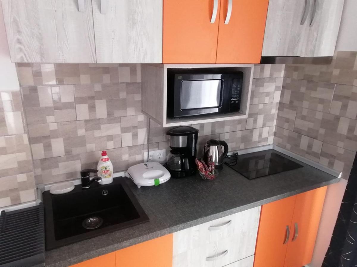 Ama Apartament Cu Terasa 50 Mp & Parcare Brasov Exterior photo
