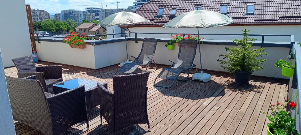 Ama Apartament Cu Terasa 50 Mp & Parcare Brasov Exterior photo